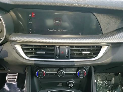 Used 2022 Alfa Romeo Stelvio Veloce image 29