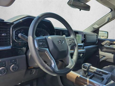 Used 2024 Chevrolet Silverado 1500 LT Trail Boss w/ Convenience Package II image 27