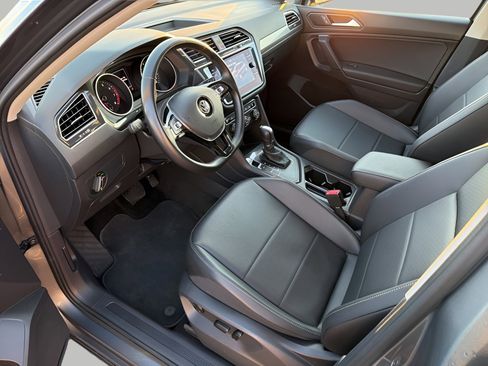 Used 2019 Volkswagen Tiguan SE image 12