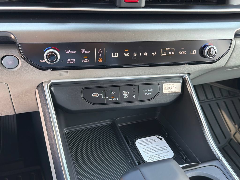 New 2027 Kia Carnival SX w/ Dark Edition Package FWD image 26