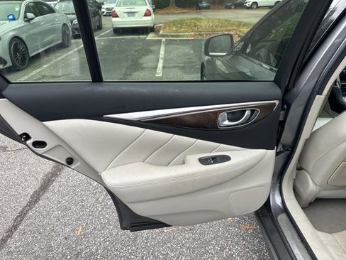 Used 2016 INFINITI Q50 3.0t Premium w/ Driver Assistance Package image 10