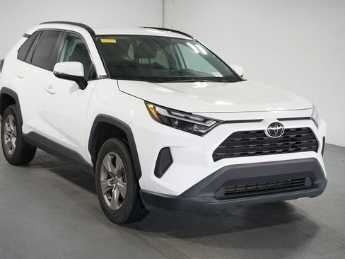 Used 2024 Toyota RAV4 XLE image 3