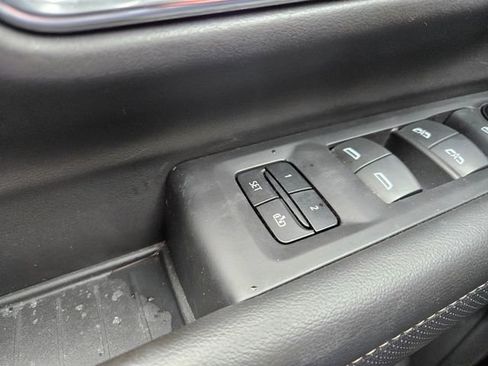 Used 2024 GMC Yukon XL SLT image 20