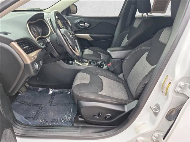Used 2017 Jeep Cherokee Sport w/ Cold Weather Group AWD/4WD image 15