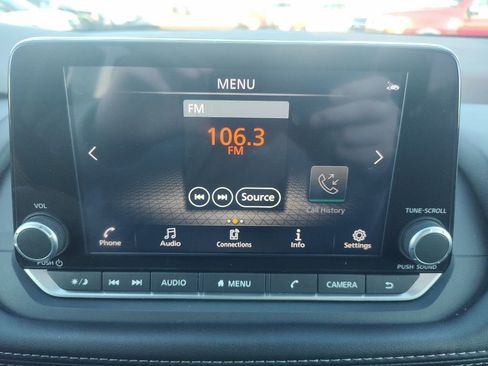 Used 2023 Nissan Rogue SV image 22