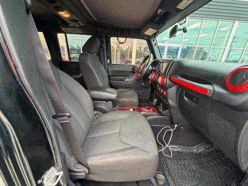 Used 2016 Jeep Wrangler Unlimited Sport AWD/4WD image 12