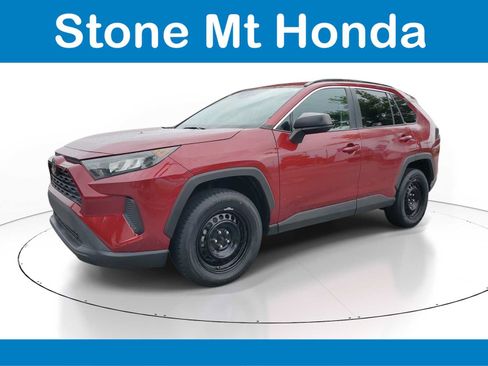 Used 2020 Toyota RAV4 LE AWD/4WD image 3