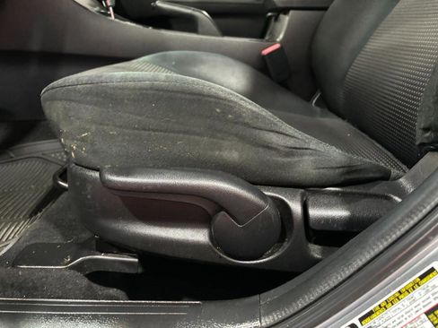 Used 2013 MAZDA MAZDA3 i Sport image 23