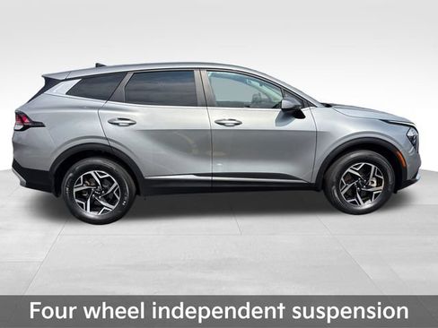 Used 2023 Kia Sportage LX AWD/4WD image 9