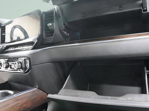 Used 2022 GMC Sierra 1500 SLT w/ SLT Convenience Package image 31