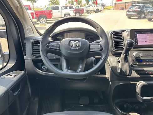 Used 2025 RAM ProMaster 2500 FWD image 21