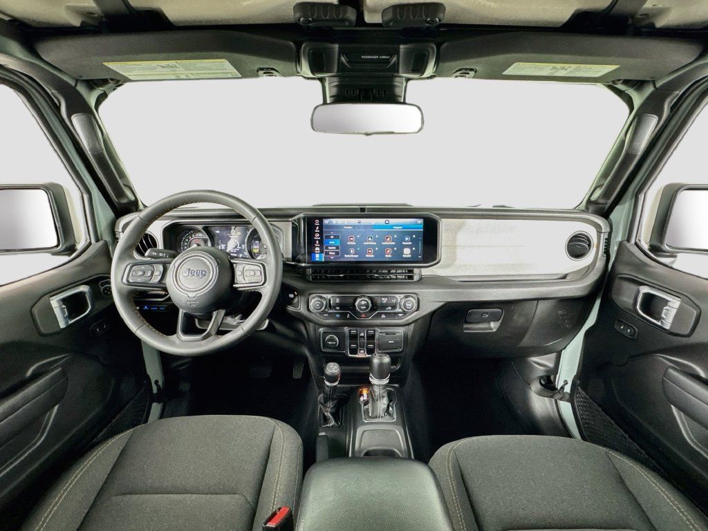 Used 2024 Jeep Wrangler Unlimited AWD/4WD image 18