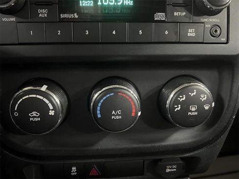 Used 2016 Jeep Patriot 75th Anniversary w/ Power Value Group image 29