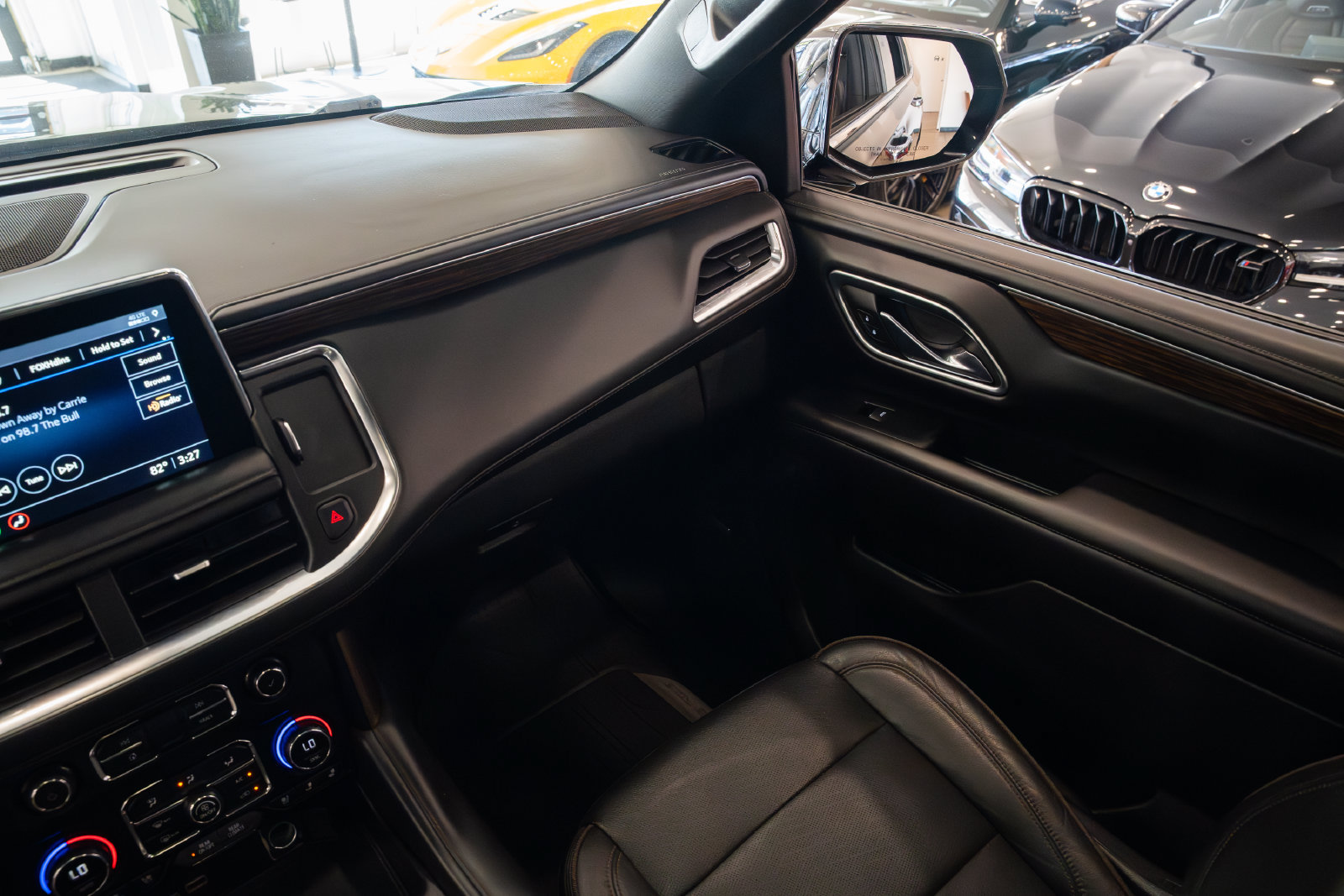 Used 2021 Chevrolet Tahoe High Country w/ Premium Package AWD/4WD image 11