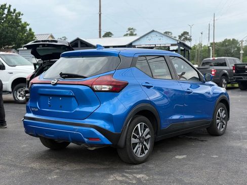 Used 2021 Nissan Kicks S image 4