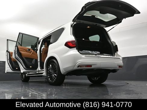 Used 2023 INFINITI QX80 Sensory w/ All-Season Package AWD/4WD image 41