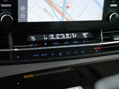 New 2024 Toyota Sienna XLE image 23