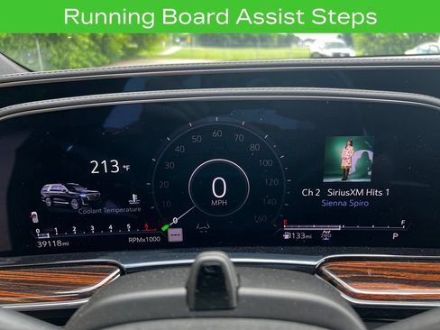 Used 2023 Cadillac Escalade ESV Premium Luxury AWD/4WD image 24
