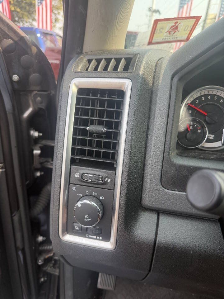 Used 2017 RAM 1500 Big Horn AWD/4WD image 7