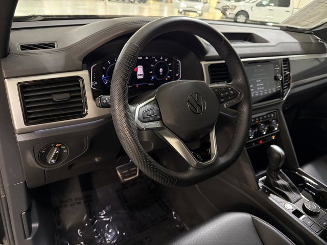 Certified 2023 Volkswagen Atlas Cross Sport SEL R-Line AWD/4WD image 15