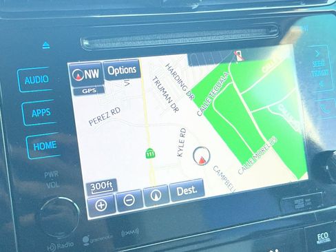 Used 2016 Toyota Prius Three Touring w/ Preferred Accessory Package FWD image 18