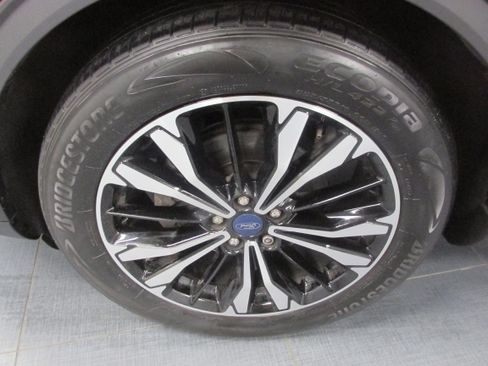 Certified 2021 Ford Escape SE w/ SE Sport Appearance Package image 14