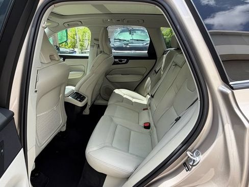 Certified 2024 Volvo XC60 B5 Ultimate AWD/4WD image 14