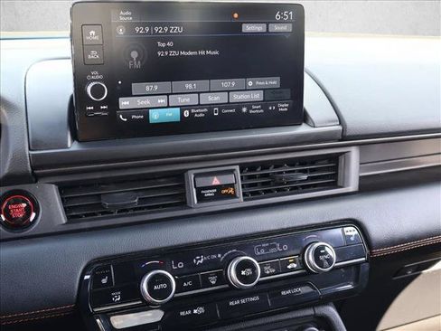 Used 2025 Honda Pilot TrailSport image 20