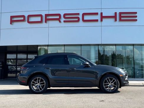 Certified 2026 Porsche Macan AWD/4WD image 17