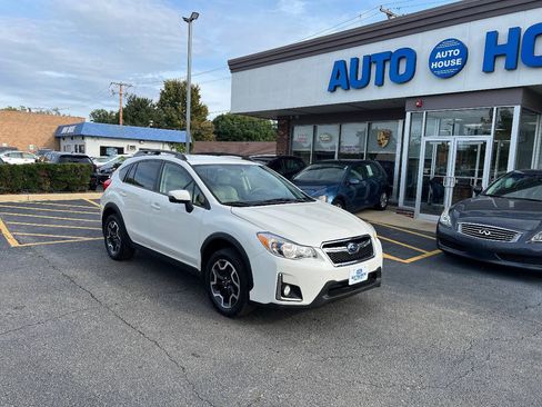 Used 2017 Subaru Crosstrek 2.0i Limited w/ Popular Package #2 AWD/4WD image 3