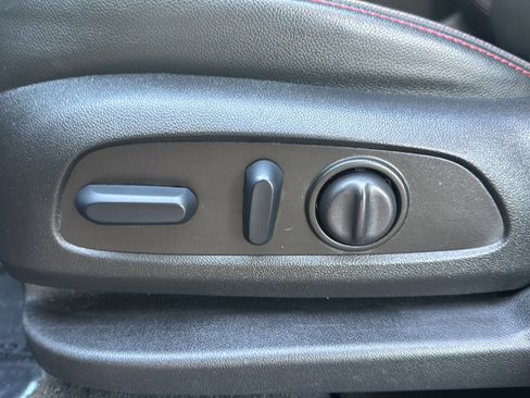 Used 2023 Chevrolet Equinox RS AWD/4WD image 13