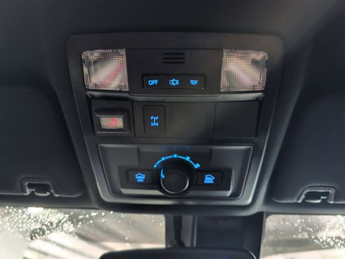 Used 2021 Toyota Tacoma TRD Off-Road w/ Technology Package AWD/4WD image 12