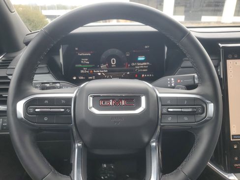 Used 2024 GMC Acadia Elevation image 21