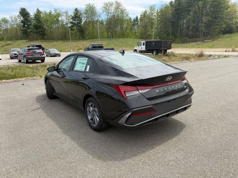 New 2026 Hyundai Elantra Hybrid FWD image 3
