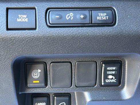 Used 2024 Nissan Frontier SL w/ Technology Package AWD/4WD image 20