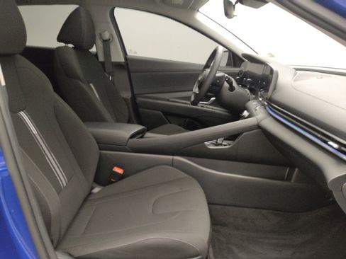 Used 2025 Hyundai Elantra SEL image 21