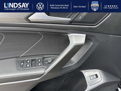 Used 2022 Volkswagen Tiguan SE image 17