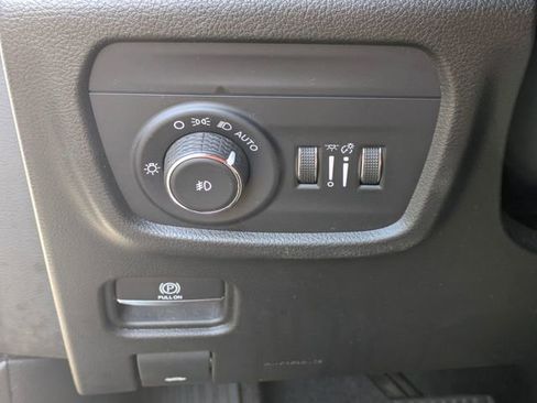 Certified 2022 Jeep Grand Cherokee L Overland w/ Luxury Tech Group IV AWD/4WD image 17
