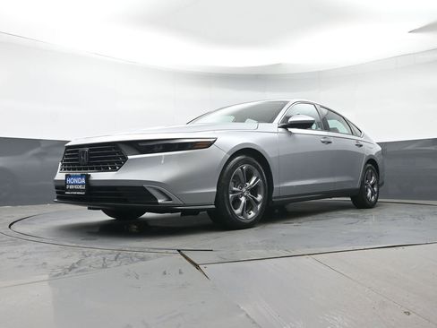 Used 2023 Honda Accord EX image 24