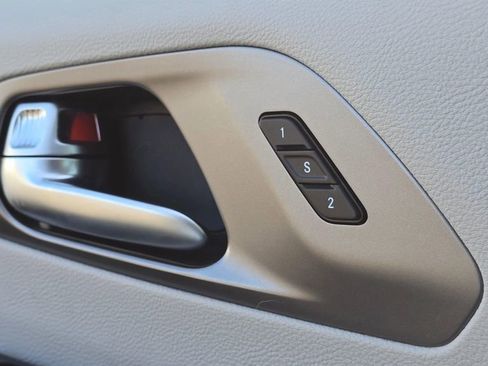 Used 2020 Chrysler Pacifica Touring-L image 24