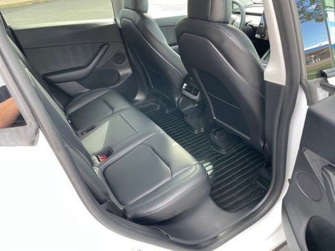 Used 2022 Tesla Model Y Performance image 18