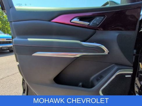 Used 2024 Chevrolet Traverse RS AWD/4WD image 24