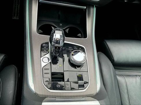 Used 2022 BMW X5 xDrive40i w/ M Sport Package AWD/4WD image 16