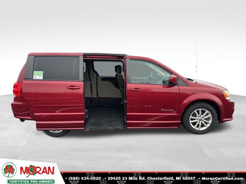 Used 2015 Dodge Grand Caravan SXT image 33