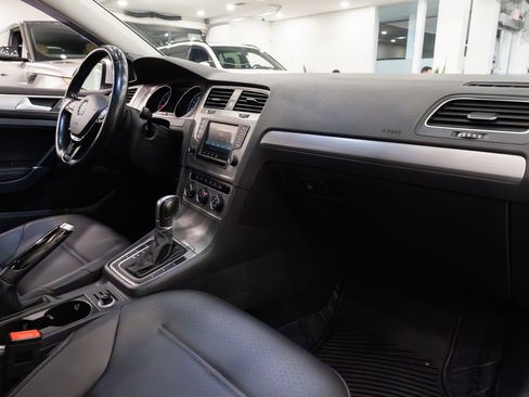 Used 2016 Volkswagen Golf SE FWD image 23