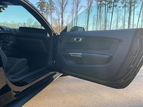 Used 2016 Ford Mustang Shelby GT350 w/ Track Package image 40