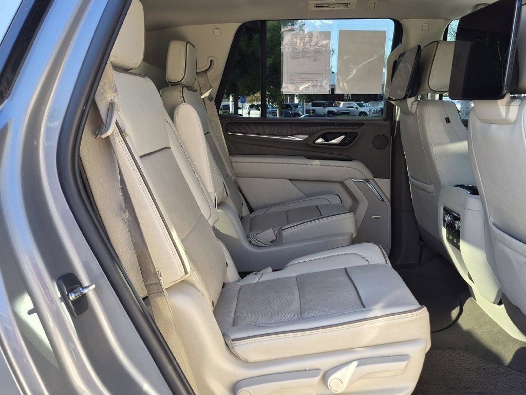 Used 2023 GMC Yukon Denali AWD/4WD image 32