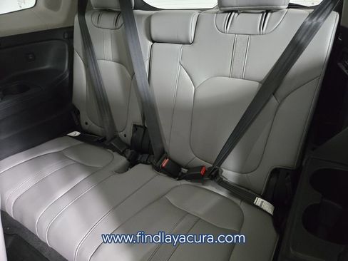 Used 2024 Honda Pilot Touring image 14