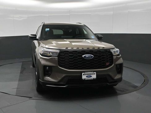 New 2026 Ford Explorer ST image 3