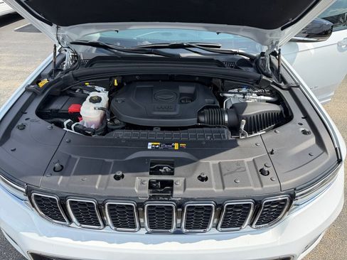 Used 2023 Jeep Grand Cherokee L Overland w/ Luxury Tech Group IV AWD/4WD image 27